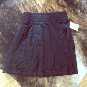 Black skirt. Thick Elastic waistband. S. NWT